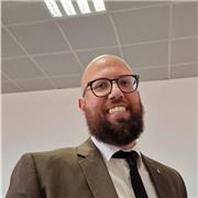 Insegnante specializzato impartisce lezioni di potenziamento e supporto didattico, in particolare per alunni DSA E BES